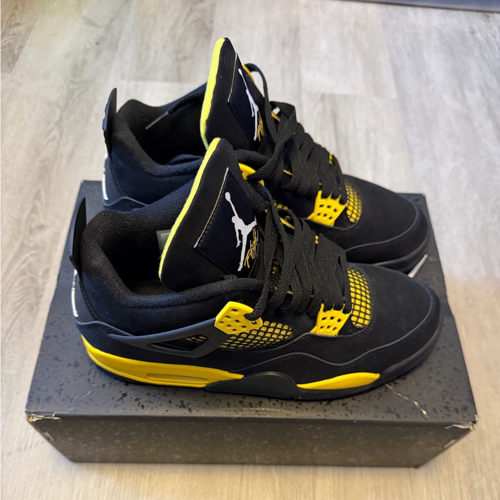 Jordan Retro 4 Black and yellow sz 8 - Picture 4 of 8